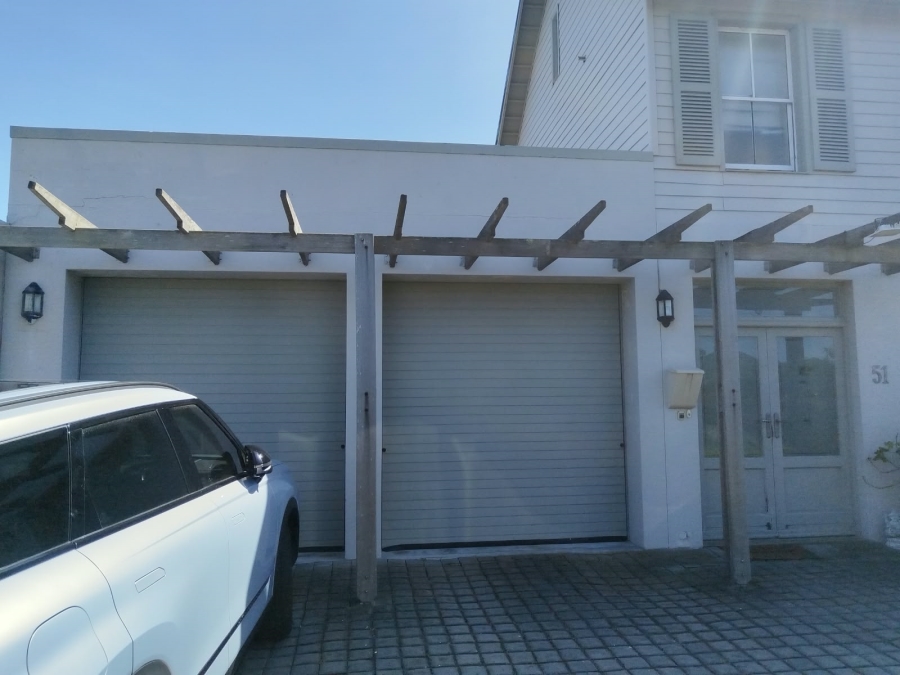 To Let 3 Bedroom Property for Rent in Lake Michelle Western Cape
